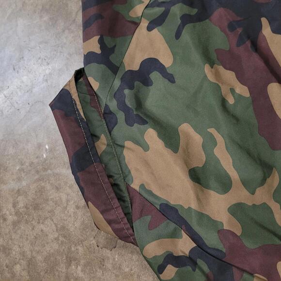 VANS Staff Camouflage Windbreaker Jacket - Picture 5 of 5